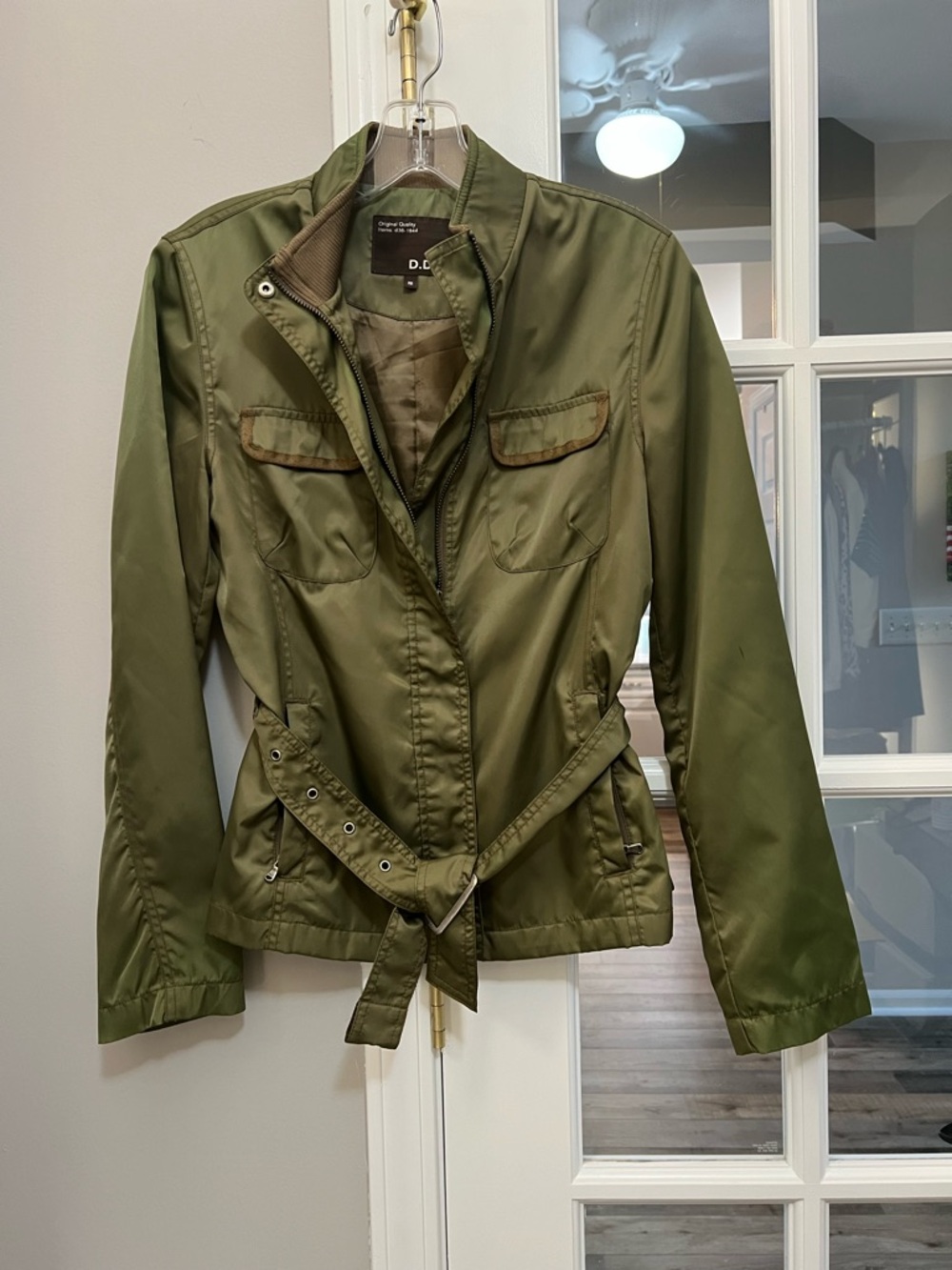 Lightweight women’s olive green utility/military style jacket sz S